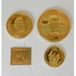 A set of three Italian gold commemorative coins "Giovanni Pico", total weight 70gms approx Condition