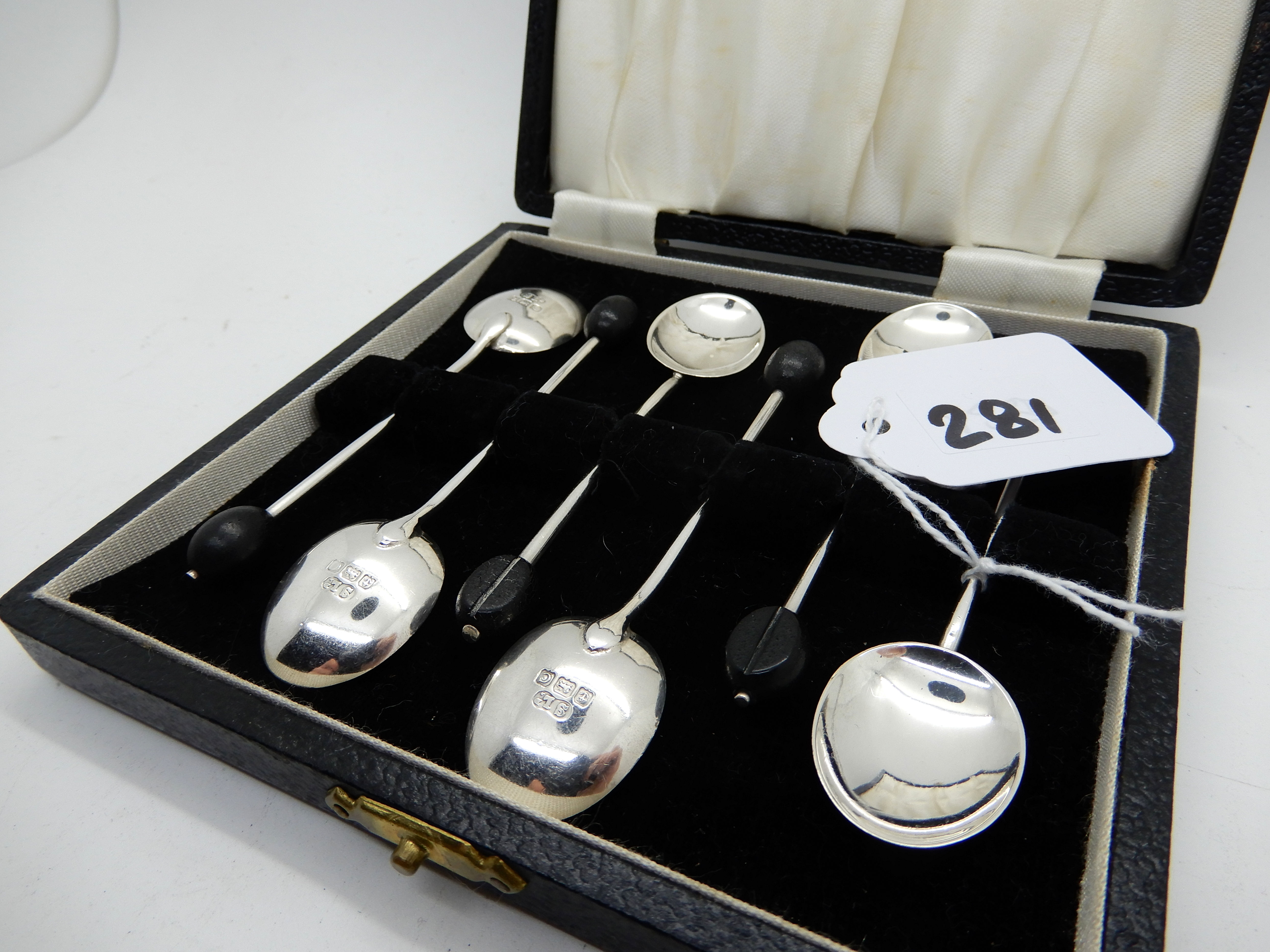 A lot comprising three cased sets of silver coffee bean spoons, Birmingham 1923, 1924 and 1938 - Image 4 of 4