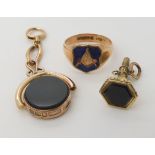 A 9ct gold Glasgow hallmarked blood stone fob seal dated 1914, watch key and Masonic signet ring