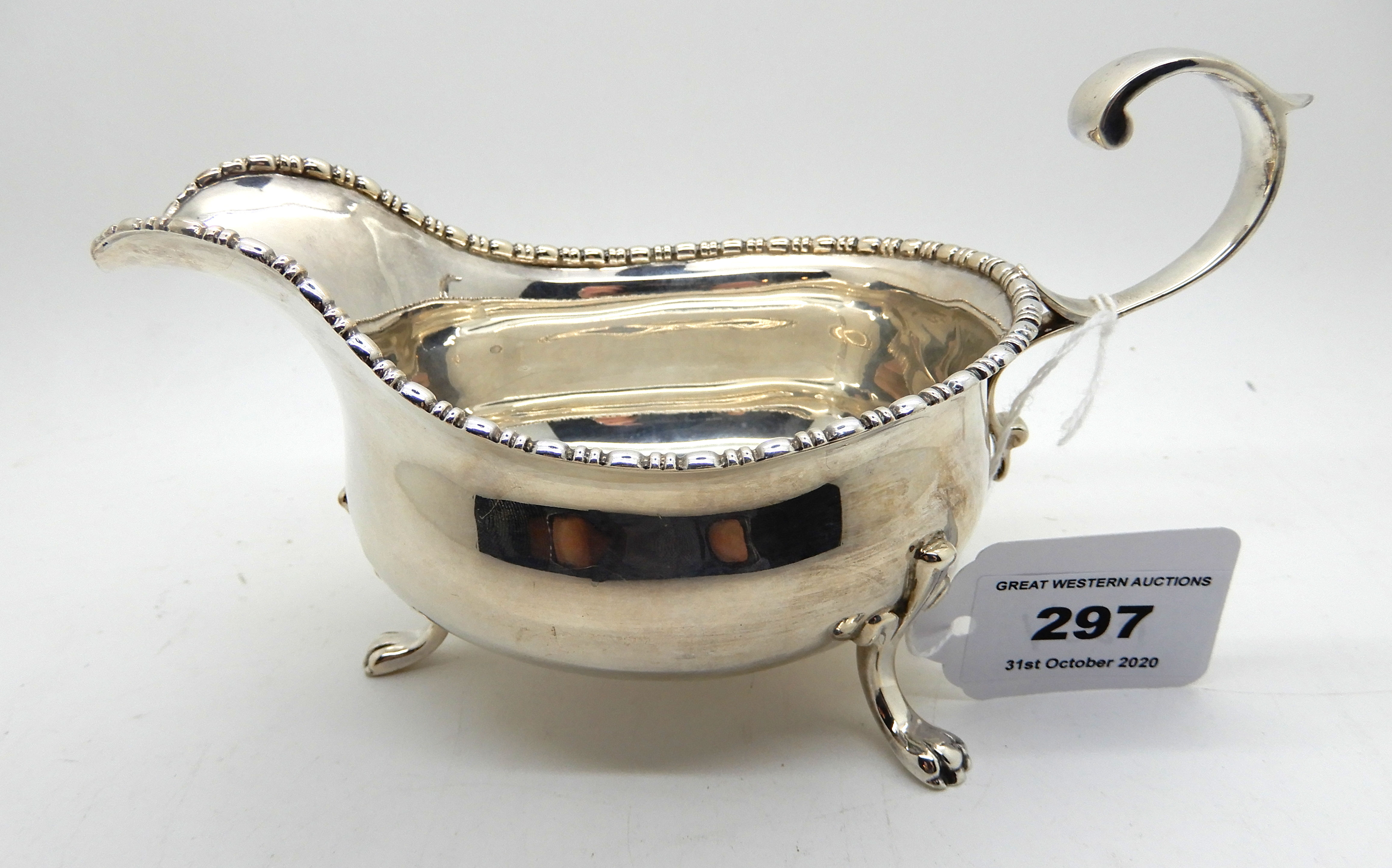A silver sauceboat, Sheffield 1928, 185gms Condition Report: Available upon request