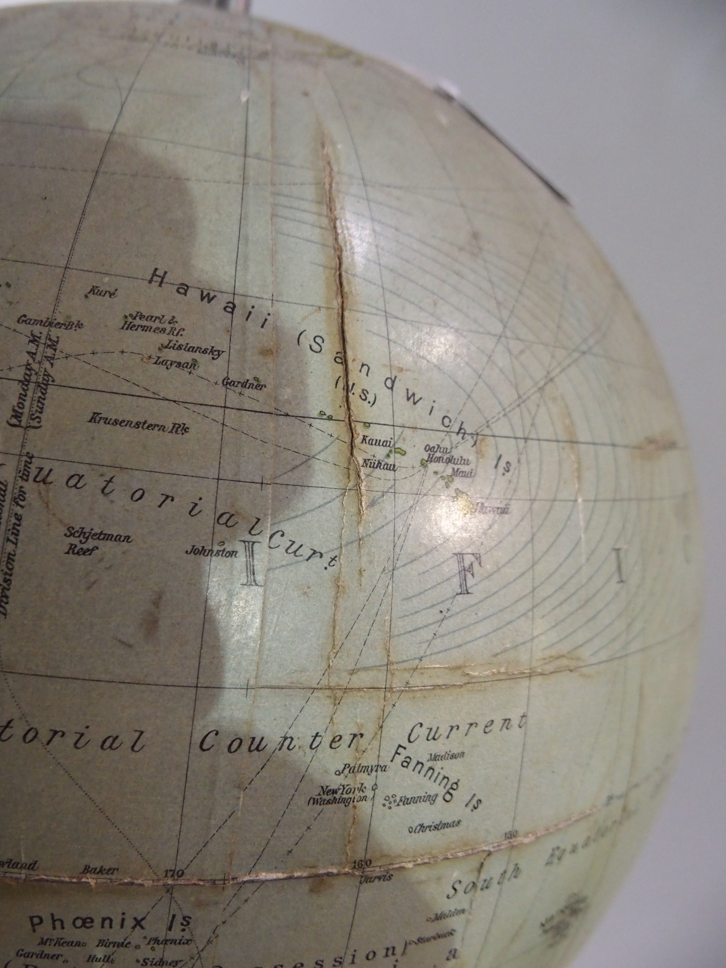 A 20th Century globe on stand, 52cm high and a green-painted fire extinguisher (2) Condition Report: - Image 6 of 7