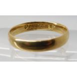 An 18ct gold Glasgow hallmarked wedding ring dated 1863, size R1/2, weight 3.1gms Condition