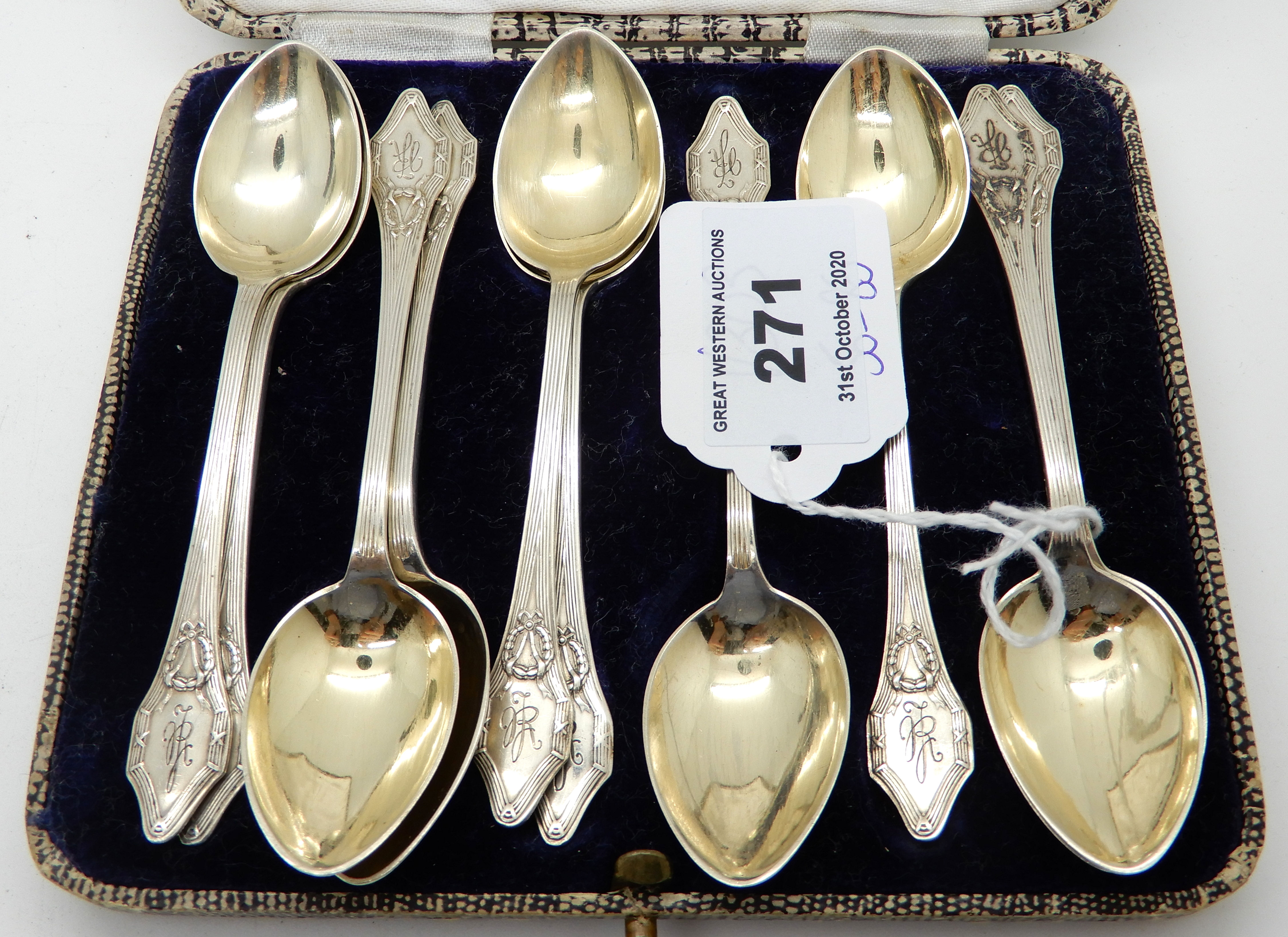 A lot comprising ten silver teaspoons and a two-piece christening set, 190gms Condition Report: - Image 3 of 3