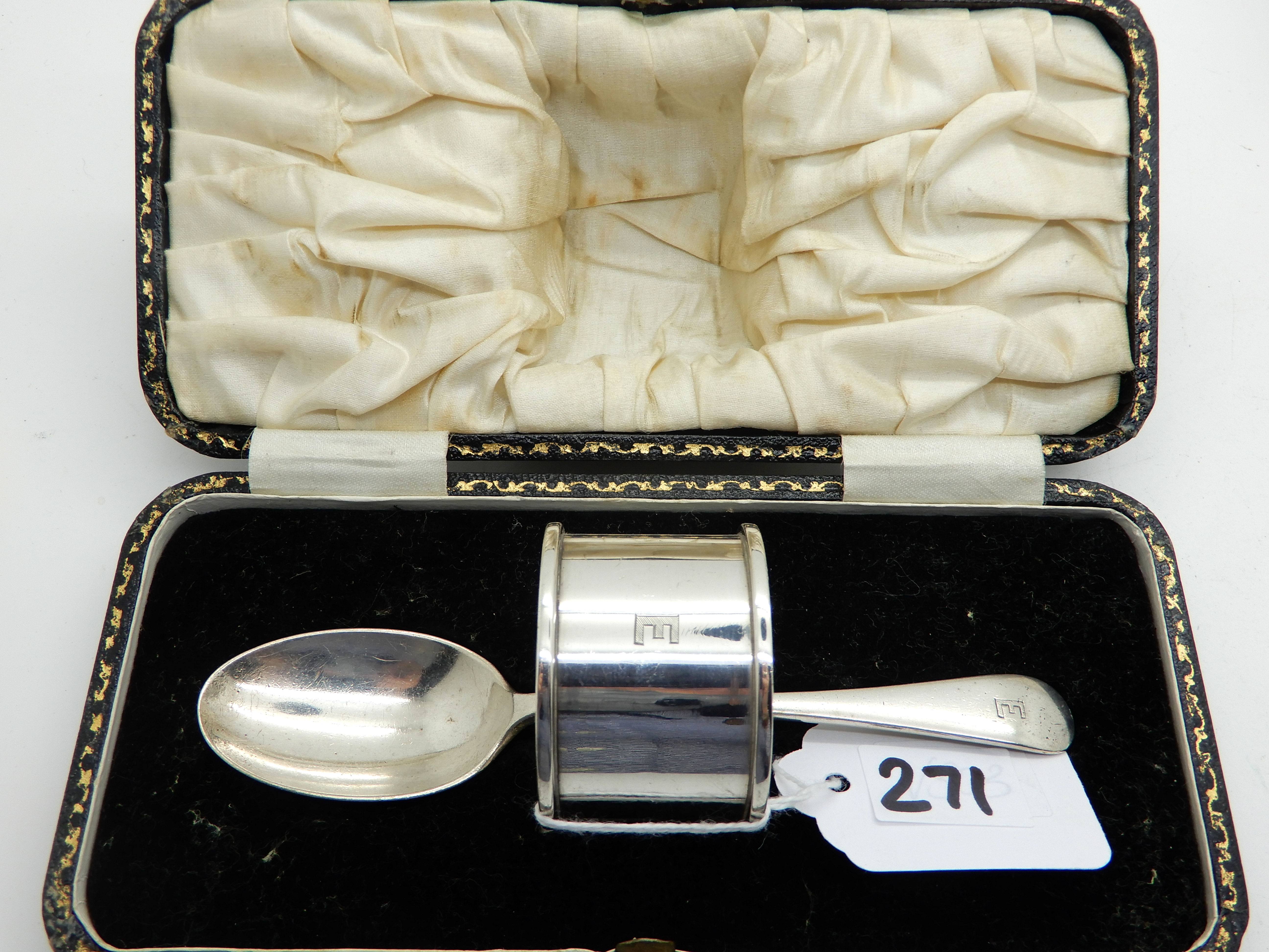 A lot comprising ten silver teaspoons and a two-piece christening set, 190gms Condition Report: - Image 2 of 3