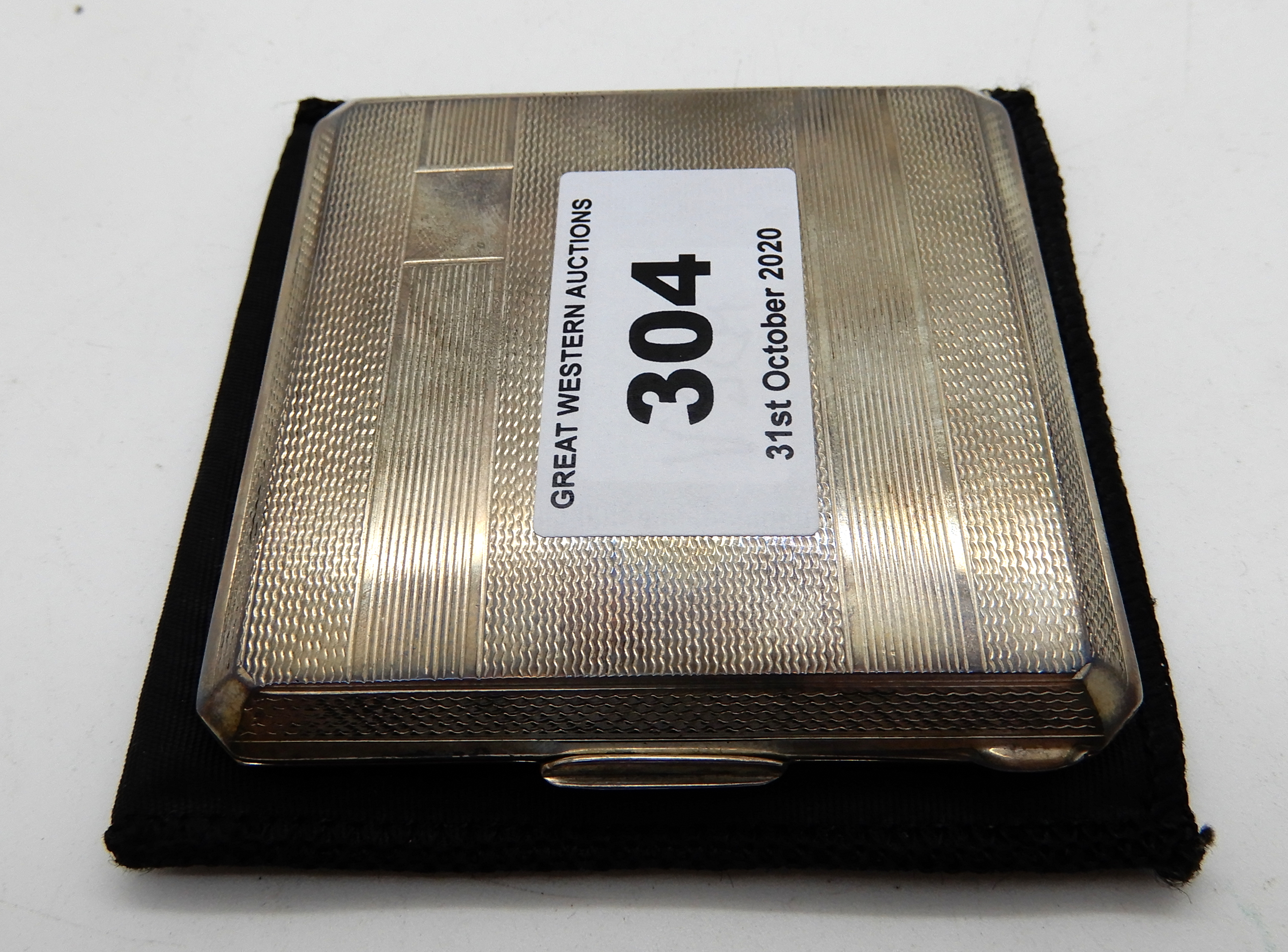 A silver cigarette case, 92gms Condition Report: Available upon request - Image 3 of 4