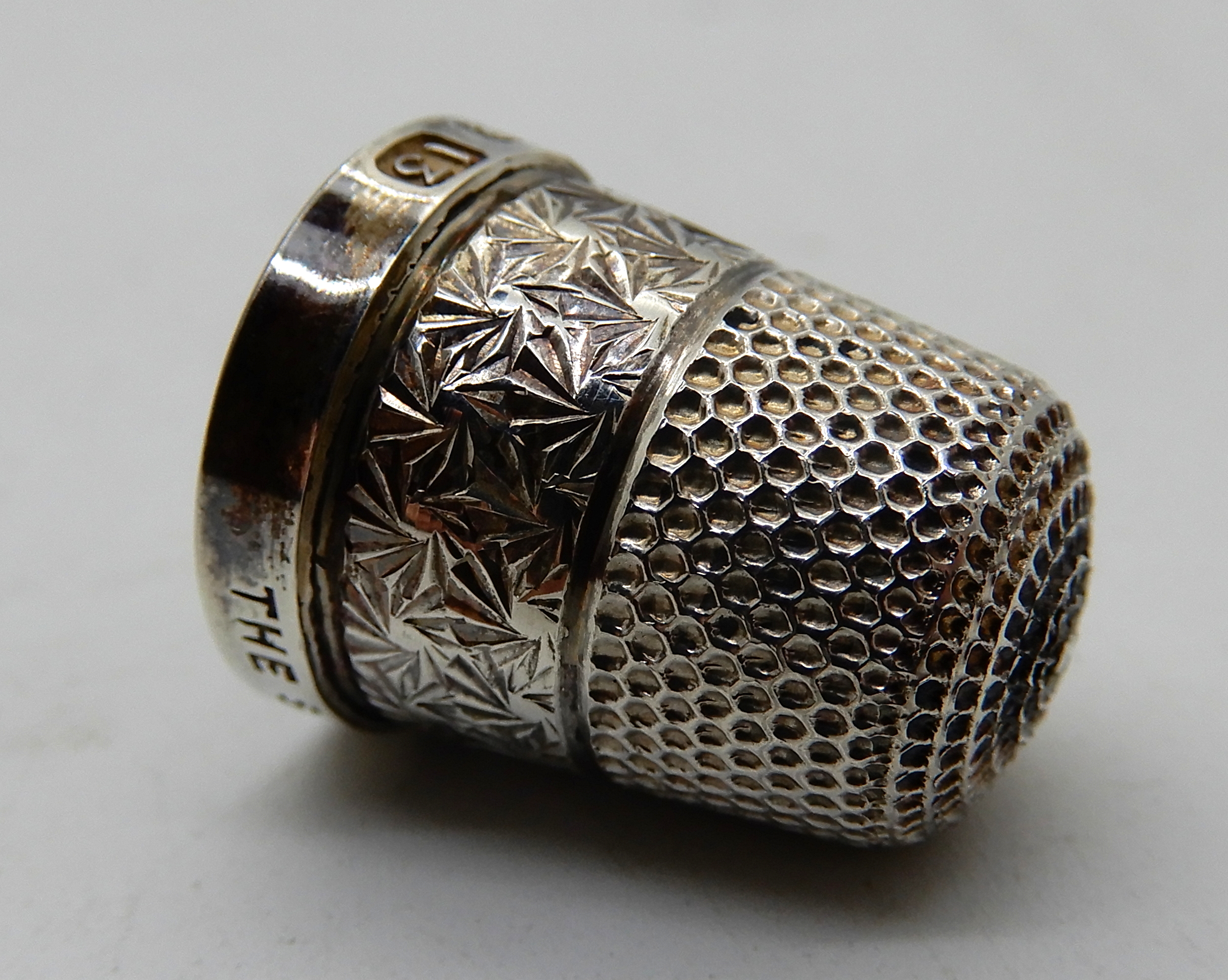 A lot comprising two pairs of cased silver napkin rings, London and Birmingham marks and a silver - Image 3 of 5