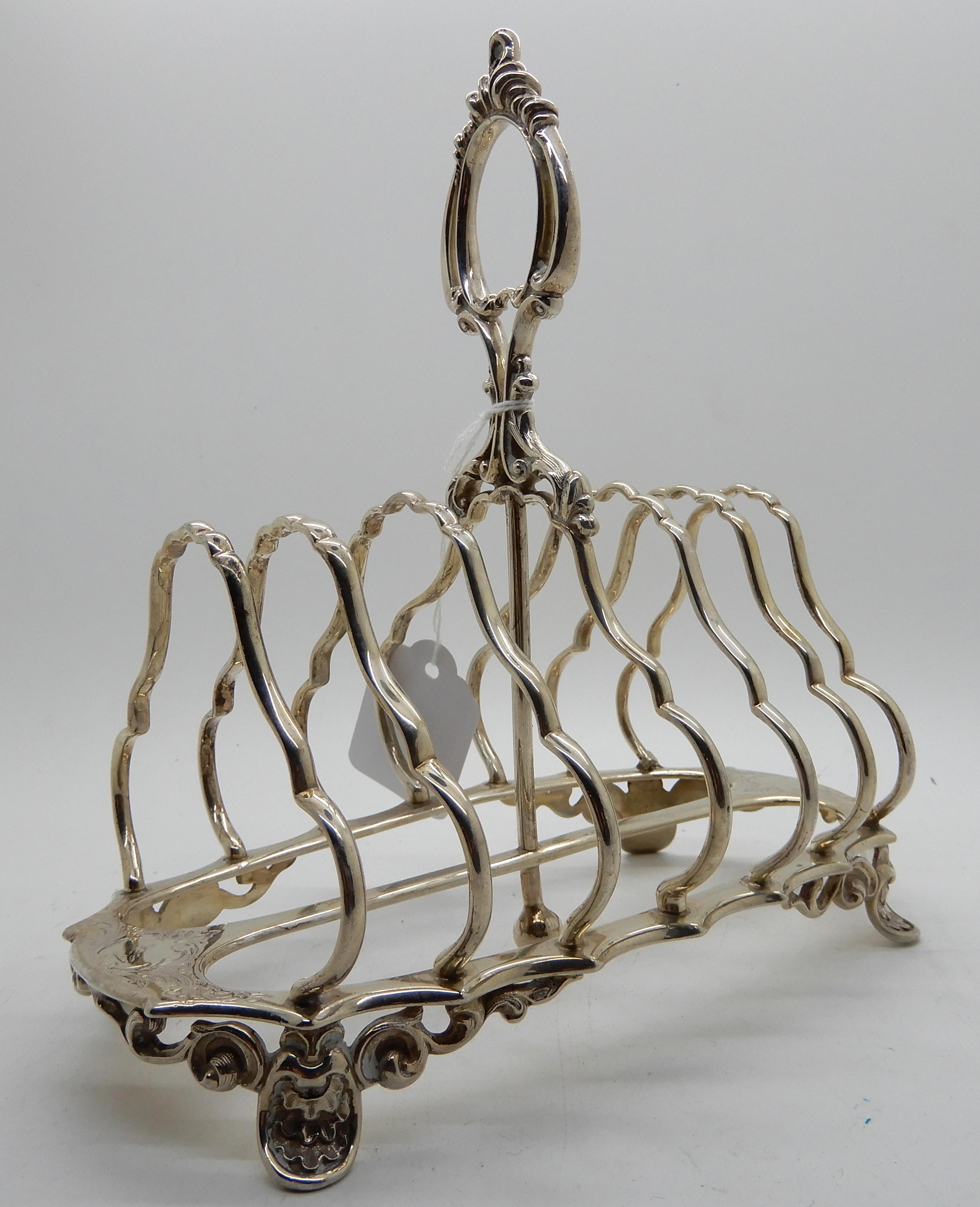 A silver toastrack, London 1866, six-section, 18.5cm long, 464gms Condition Report: Available upon - Image 3 of 3