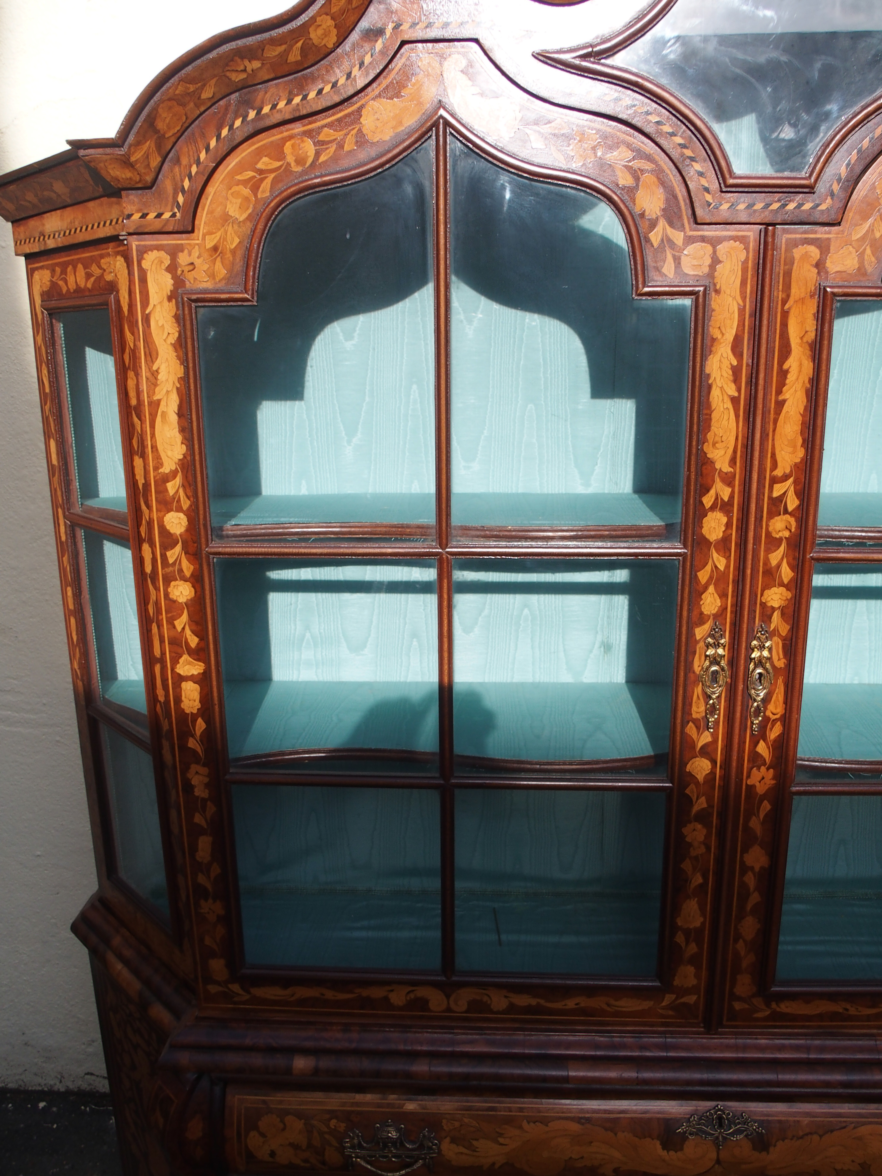A DUTCH MARQUETRY WALNUT DISPLAY CABINET the scroll shaped hood divided by a glazed panel surrounded - Image 10 of 16