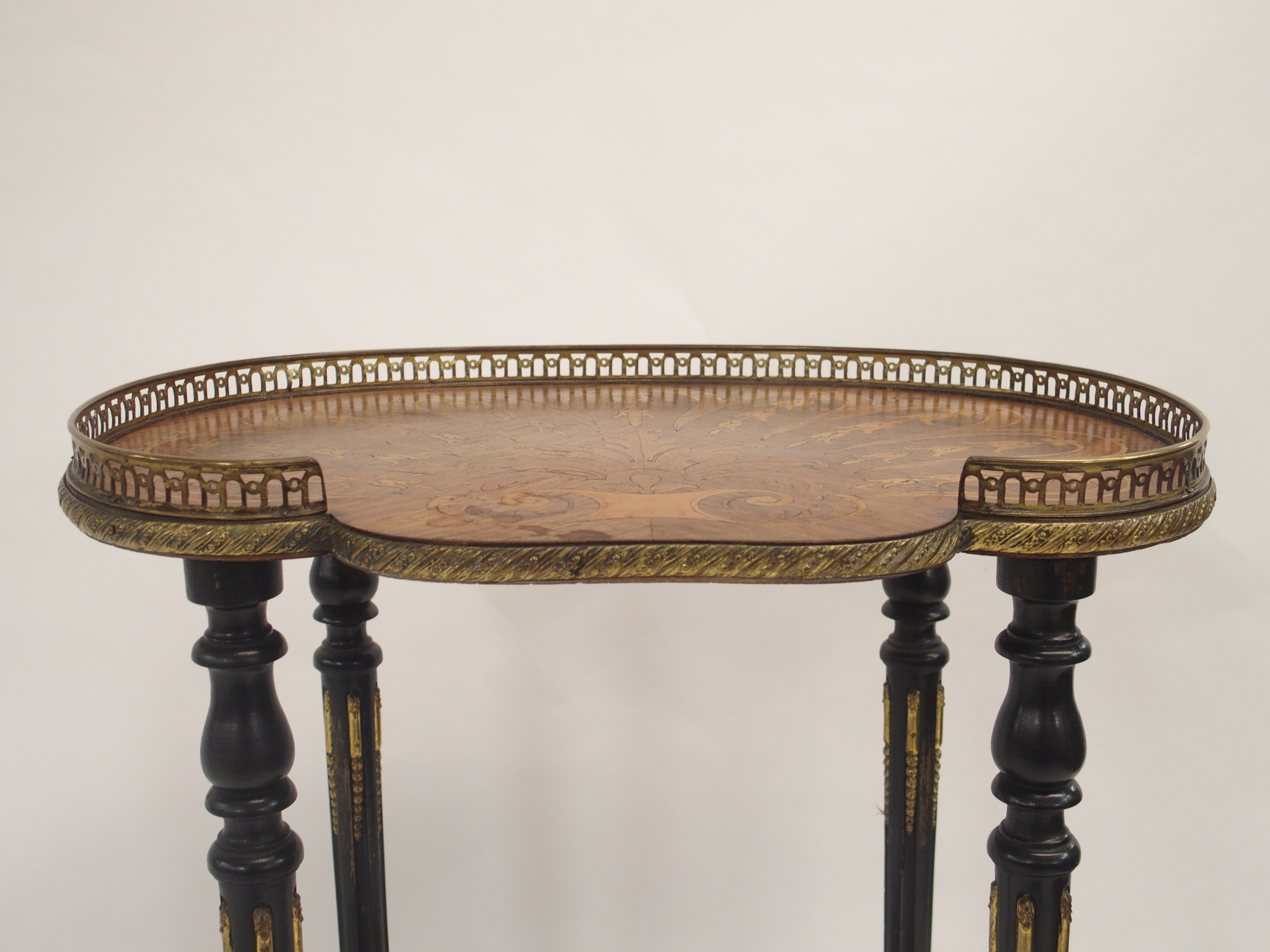 A FRENCH ROSEWOOD MARQUETRY OCCASIONAL TABLE inlaid with foliate panels beneath a three-quarter - Image 4 of 10