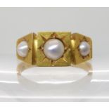 A 15CT GOLD SPLIT PEARL RING hallmarked Birmingham 1891-92, largest pearl approx 5.5mm, finger