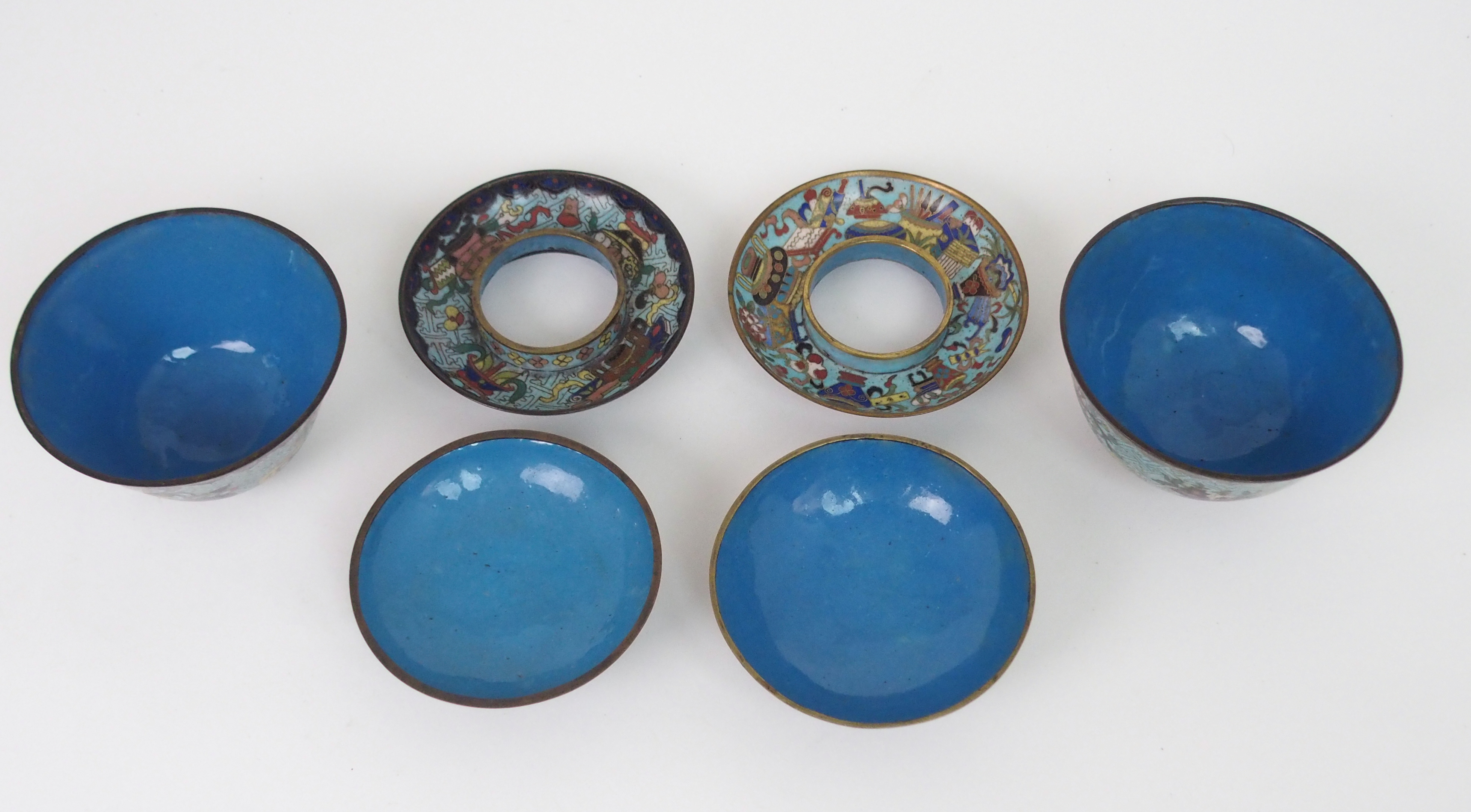 A PAIR OF CHINESE CLOISONNE BOWLS, COVERS AND STANDS decorated with precious objects on key - Image 3 of 7