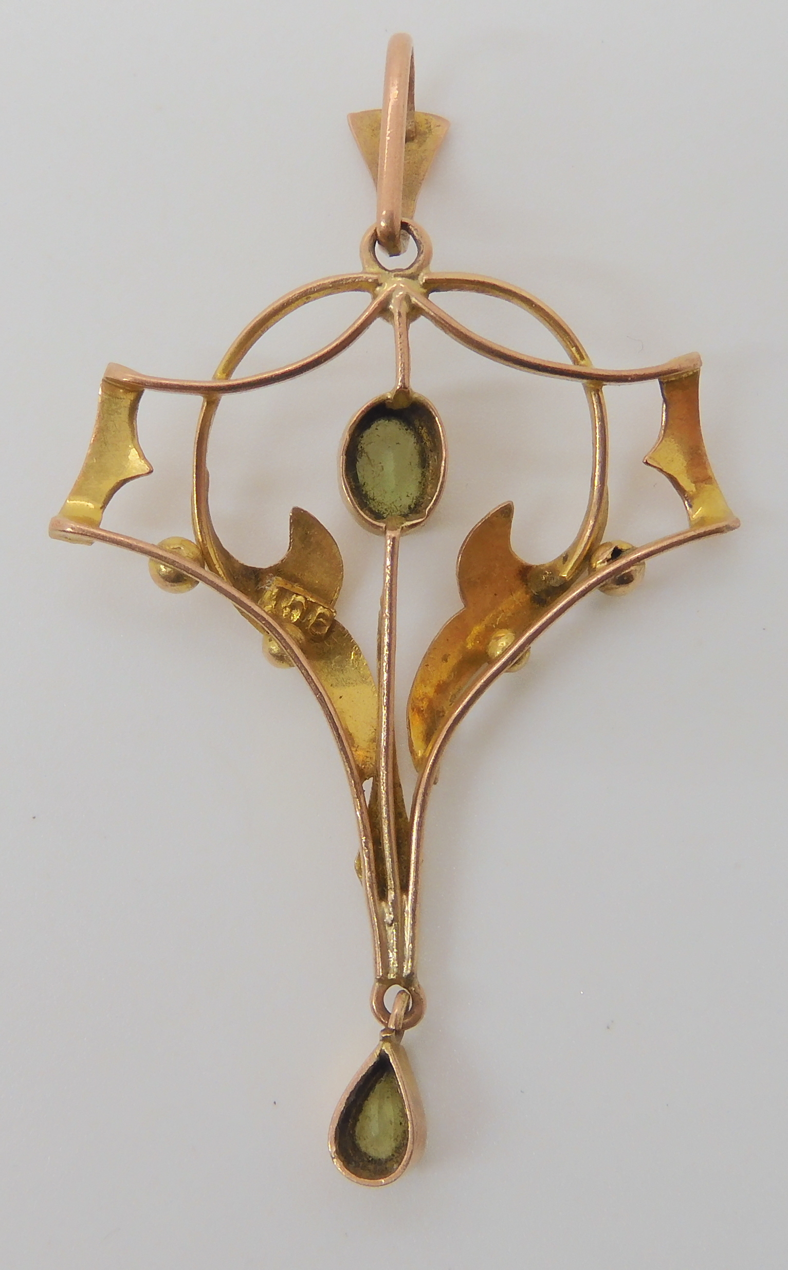 A 9ct gold peridot Edwardian pendant, length 4.8cm, weight 1.8cm Condition Report: Available upon - Image 2 of 2