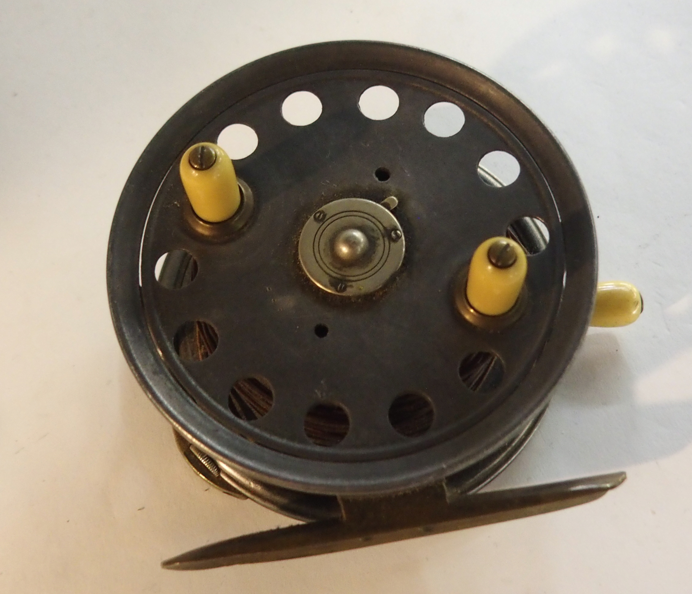 A Hardy Silex No.2 reel, 4. 1/4in, a Hardy Sunbeam, fly reel, 3.1/2in and two other reels (4) - Image 3 of 6