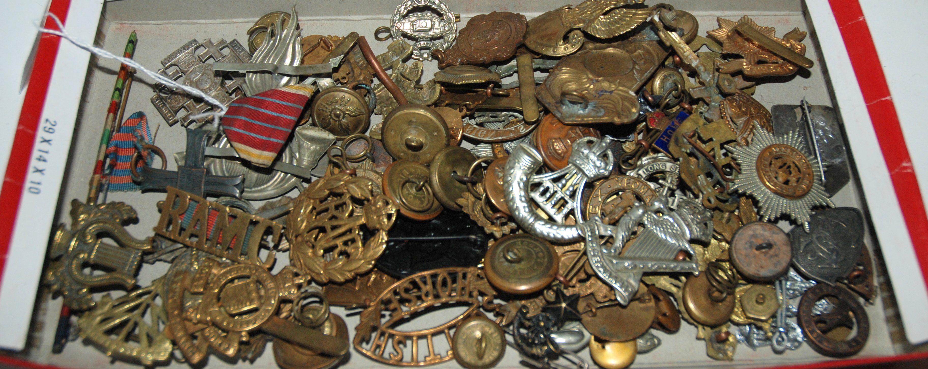 A collection of military badges and buttons, RAF, Scottish Horse, RAMC etc (a lot) Condition Report: