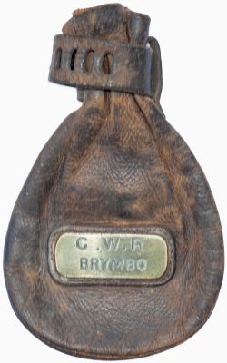 GWR leather Cash Bag with original brass plate G.W.R. BRYMBO. In excellent condition measures 9in