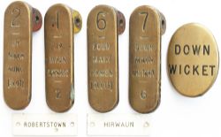 GWRx5 + 2 Des Plates GWR brass signal lever leads x5 to include: 1, 2, 7, 6 and DOWN WICKET. Also