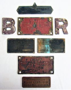 A Lot containing a collection of brass and cast iron makers plates. METROLPOLITON CAMMEL. WELMAN