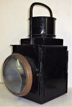 BR (M) Loco Head Lamp. Complete with interior vessel and burner. Repainted black.