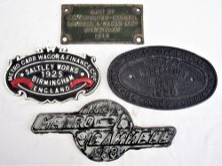 A Lot containing 4 x Coach and wagon plates. METROPOLITAN-CAMMELL brass 1942. METRO-CAMMELL 1968