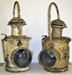 2 x BR (E) Loco head lamps. Both minus vessels and flip over red shades.