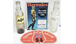 A miscellaneous lot containing 2 x oil bottles, SAE 30 and BATOYLE together with advertising