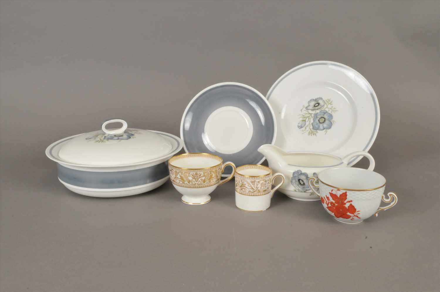 Wedgwood 'Glen Mist' dinnerwares and further ceramics