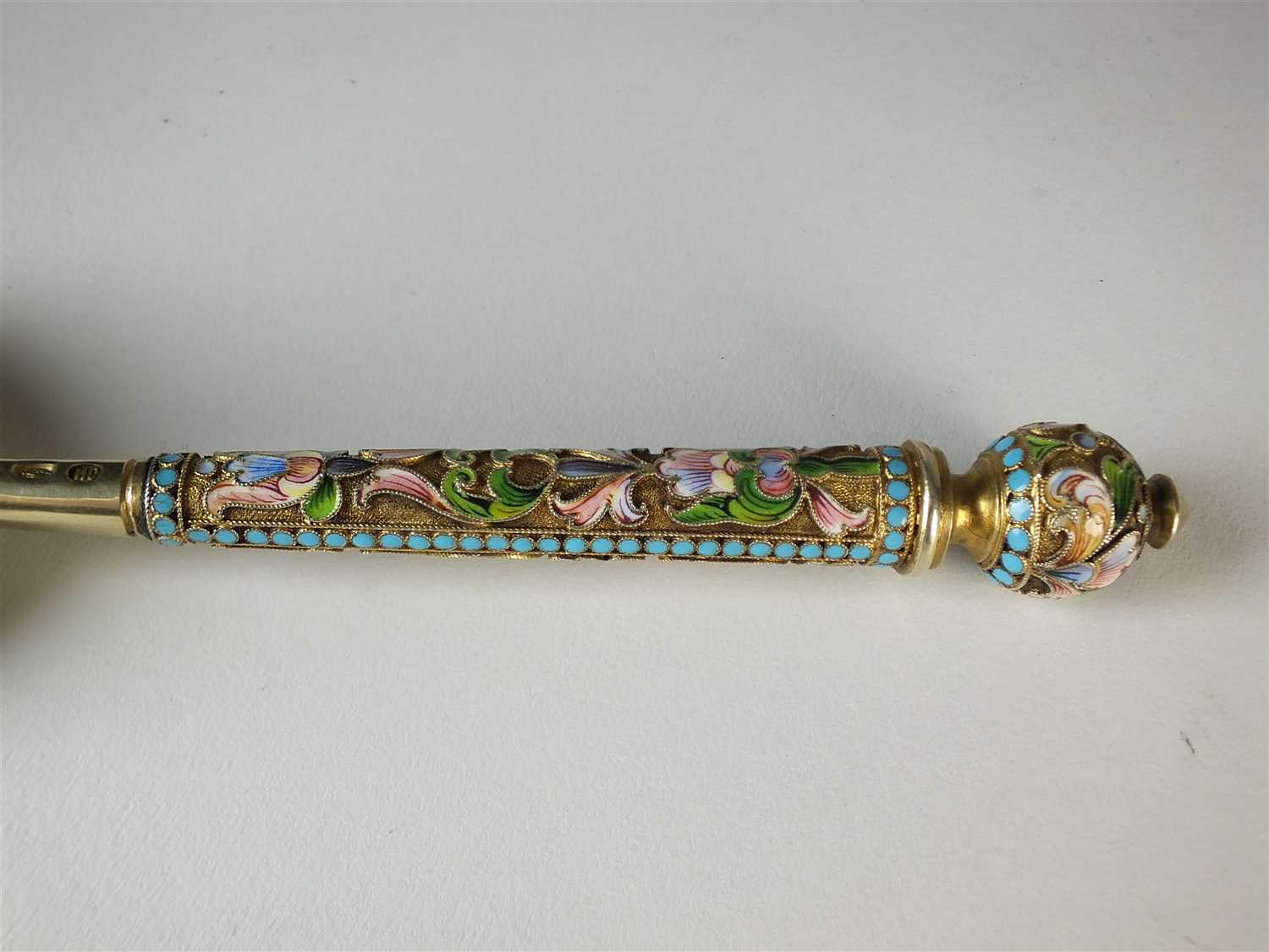 A late 19th century Russian silver gilt and champleve enamel spoon - Image 4 of 7