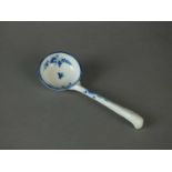 Rare Caughley sauce tureen ladle, circa 1782-92