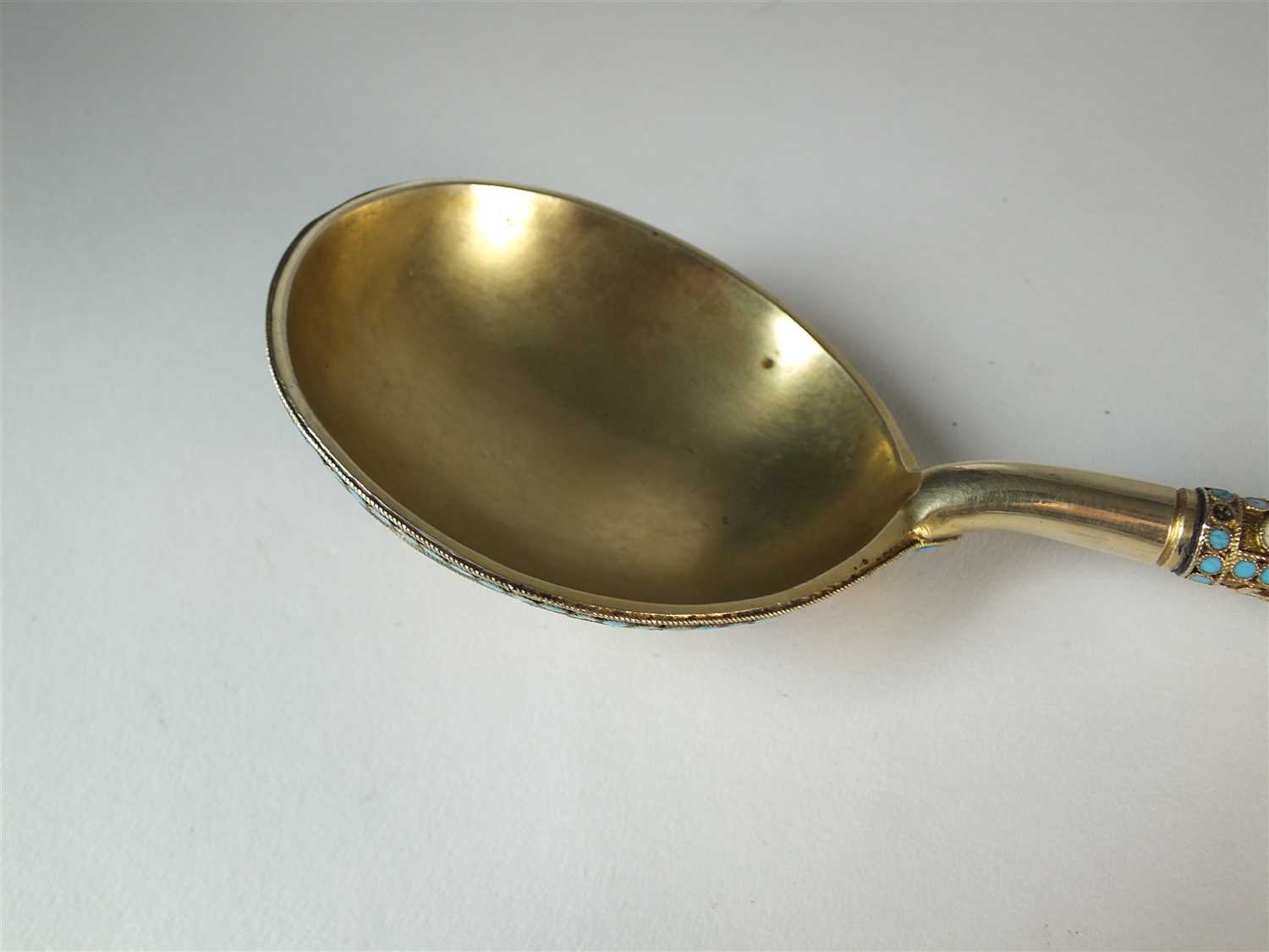 A late 19th century Russian silver gilt and champleve enamel spoon - Image 5 of 7