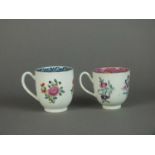 A Caughley coffee cup and a Worcester coffee cup, circa 1760s-80s