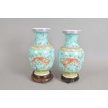 A pair of Chinese export vases