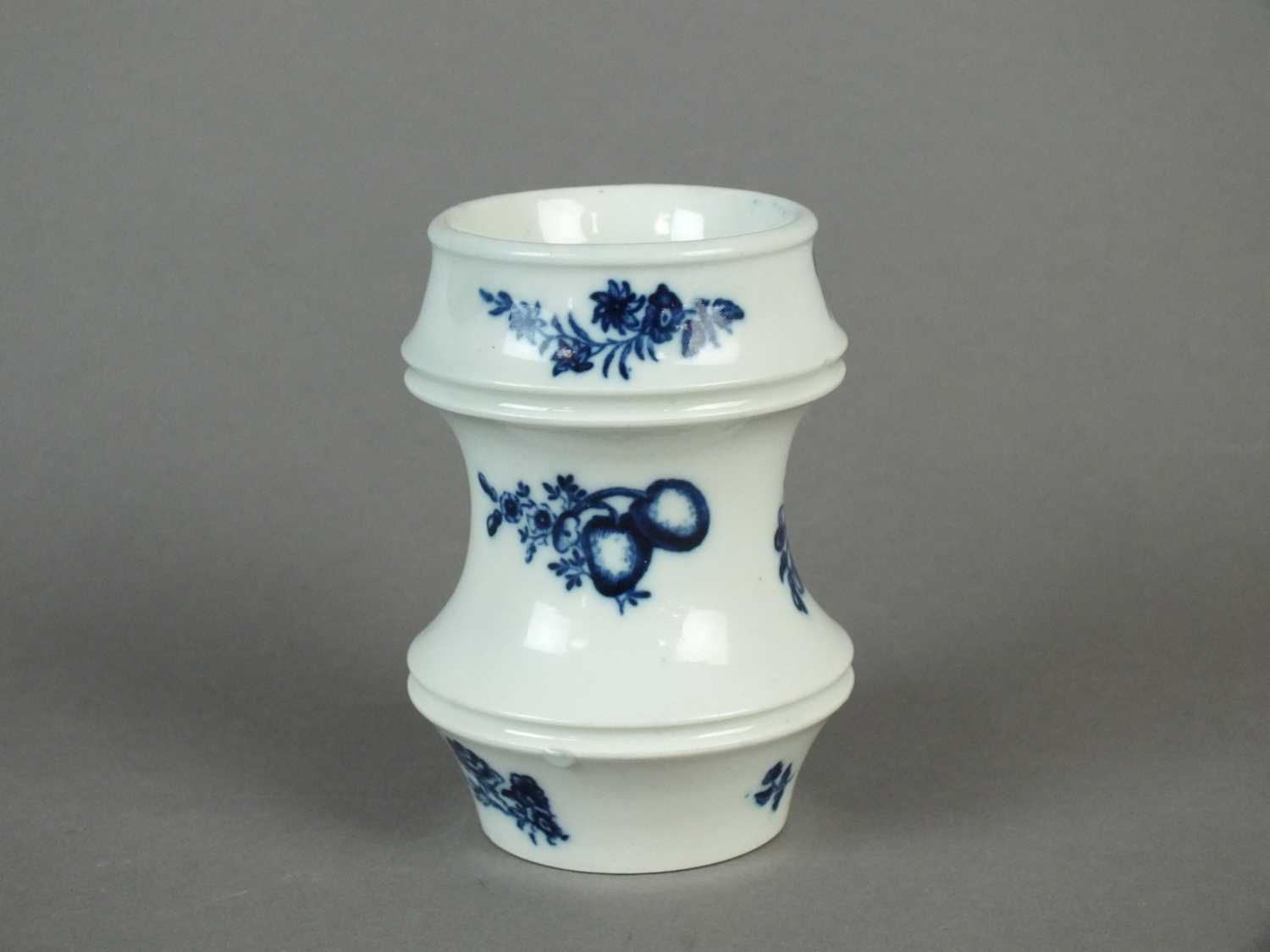 Rare Caughley Pounce Pot, circa 1777-88 - Image 3 of 4