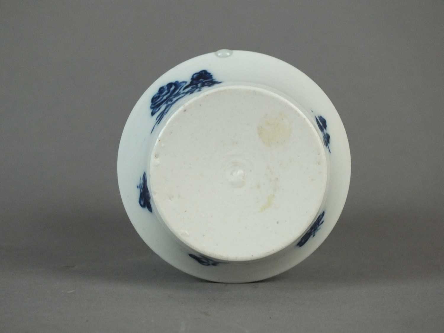 Rare Caughley Pounce Pot, circa 1777-88 - Image 4 of 4