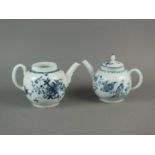 Lowestoft teapot and a Worcester teapot, 18th century