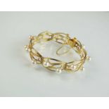 A Mikimoto cultured pearl bracelet