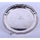 AN EDWARDIAN SILVER PIE CRUST SALVER. London 1901. 5.4 oz. 14.5 cm wide.