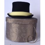 A BOXES KINGICE TOP HAT, size Large.