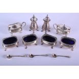 AN ANTIQUE SILVER CRUET SET. Birmingham 1919. 11.2 oz. (qty)