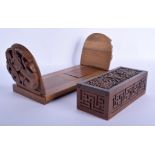 AN EARLY 20TH CENTURY CHINESE HARDWOOD BOOK SLIDE together with a Chinese European market box. 35 cm