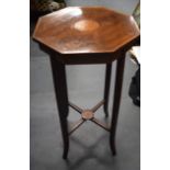AN EDWARDIAN OCTAGONAL OCCASIONIAL TABLE, satinwood decoration to top. 74 cm.