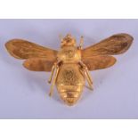 AN ANTIQUE 15CT GOLD BEE BROOCH. 3.2 grams. 3.75 cm x 2.25 cm.