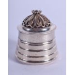 AN ANTIQUE RUSSIAN SILVER BOX AND COVER. 3.5 cm x 2.5 cm.