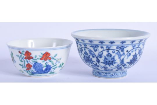 TWO CHINESE BLUE AND WHITE BOWLS. 9 cm & 7.5 cm wide. (2) - Image 1 of 4