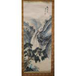 A CHINESE WATERCOLOUR SCROLL PAINTING, seal mark Fei Yun Xuan Zhu, a figure beneath a waterfall in