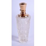 AN ANTIQUE 18CT GOLD FRENCH CRYSTAL SCENT BOTTLE. 8.5 cm high.