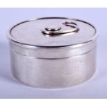 AN ASPREYS SILVER CAN BOX AND COVER. 4.5 cm wide.
