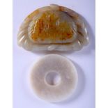 A 19TH CENTURY CHINESE CARVED JADE CRAB Qing, together with a carved white jade bi disc. 7.5 cm & 5