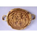 AN EXTREMELY RARE EARLY CHINESE HIGH CARAT GOLD BUCKLE Liao Dynasty, decorated with Chinese figures