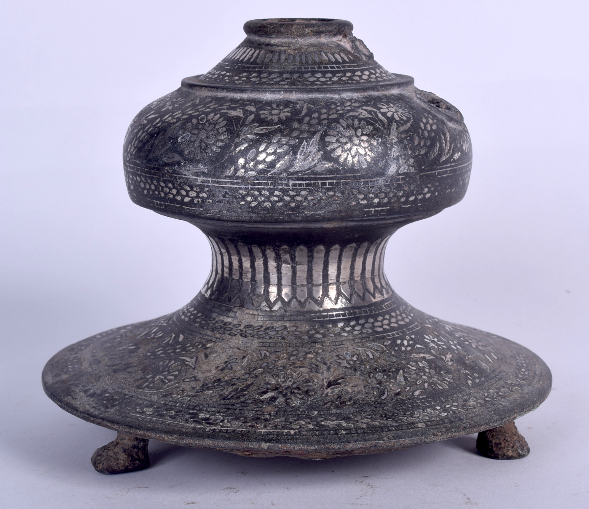 AN INDIAN BIDRI HOOKAH BASE, inlaid with silver foliage. 16.5 cm x 17 cm.