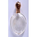 AN ANTIQUE 18CT GOLD FRENCH CRYSTAL SCENT BOTTLE. 8.5 cm high.